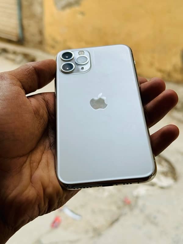 iPhone 11 Pro 2