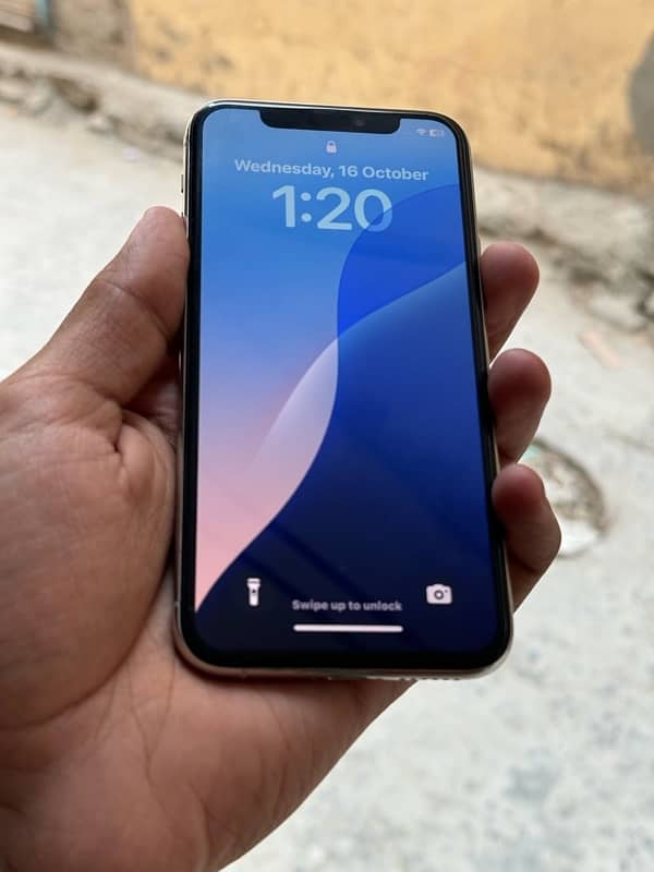 iPhone 11 Pro 4