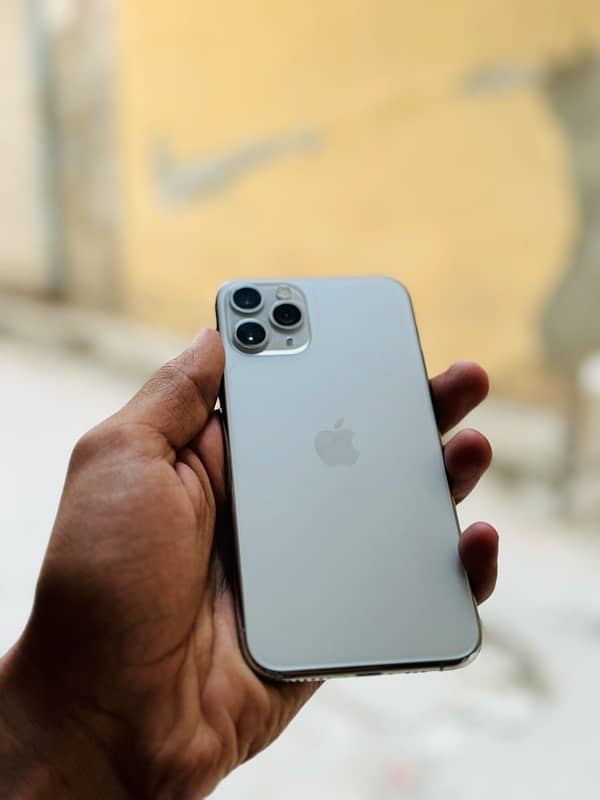 iPhone 11 Pro 7