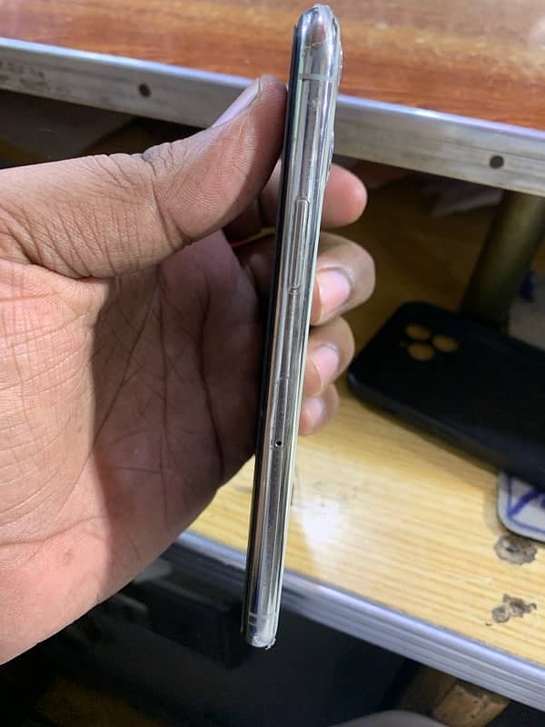 iPhone 11 pro 256 gb pta approved white colour 1