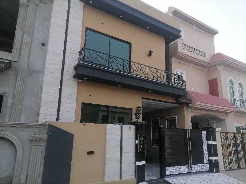 Prime Location 5 Marla Spacious House Is Available In Central Park - Block A1 For sale 1