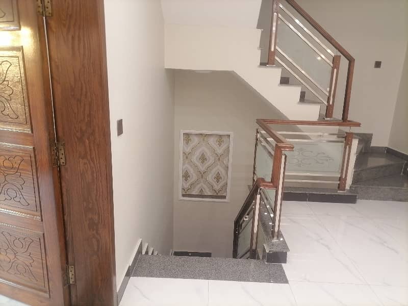 Prime Location 5 Marla Spacious House Is Available In Central Park - Block A1 For sale 21