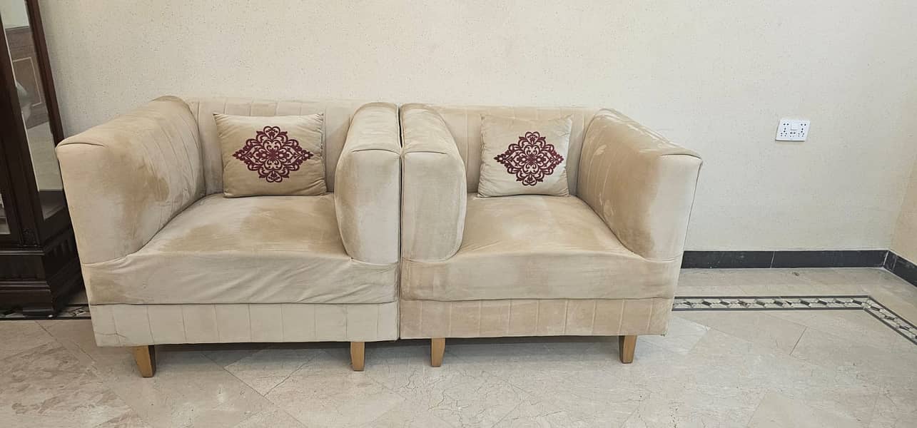 Use Velvet Sofa Set like New condition 1