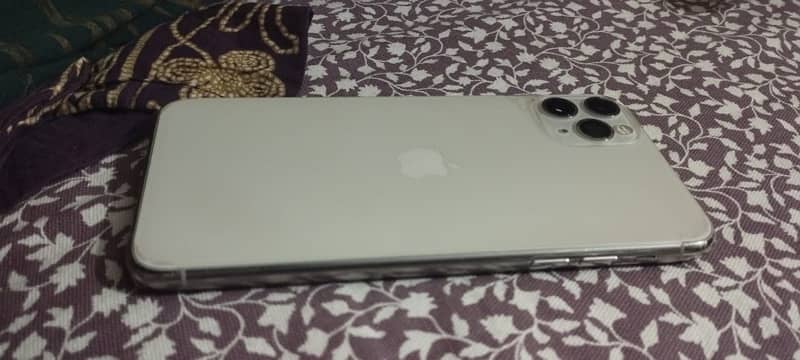 I phone 11 Pro Max Non PTA 5