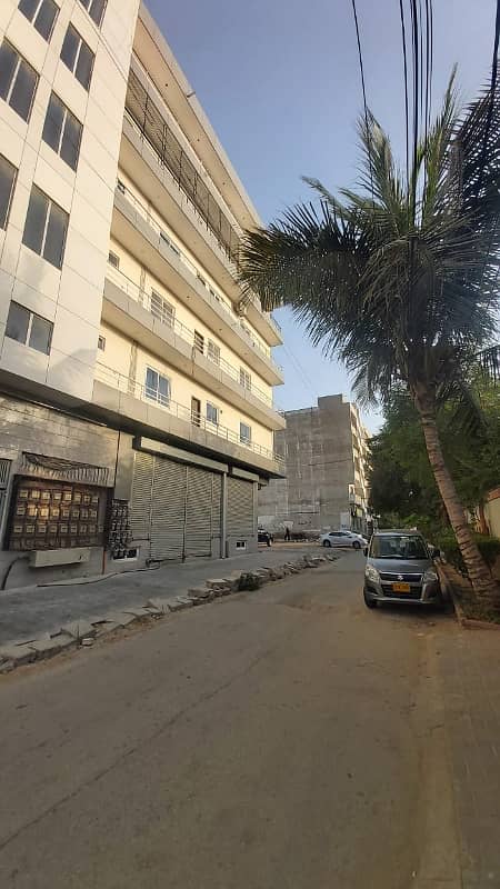 *Brand new flat* 3 bed dd. 1350 sq. Ft on papers Itehad commercial lane 6 4