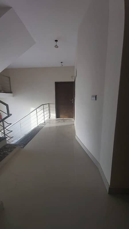 *Brand new flat* 3 bed dd. 1350 sq. Ft on papers Itehad commercial lane 6 5