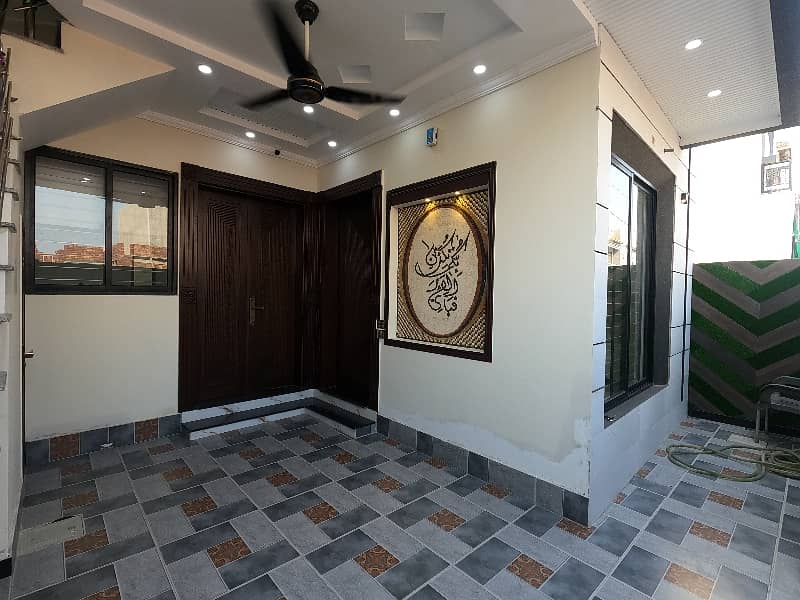 Prime Location 5 Marla Spacious House Is Available In Al Rehman Garden Phase 2 For Sale 4