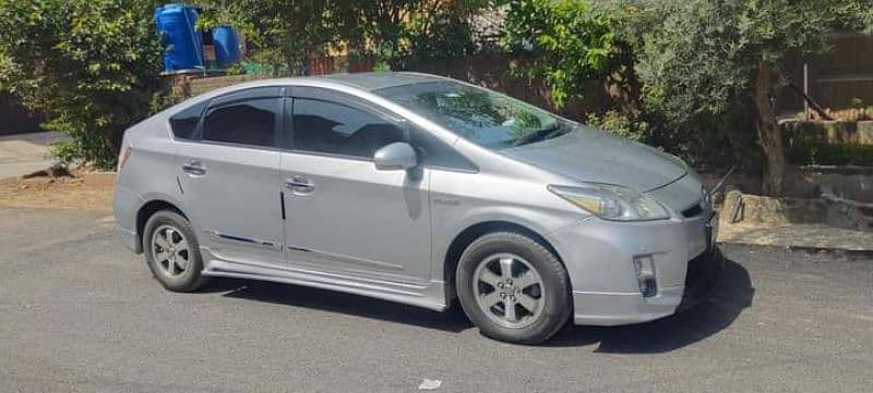 Toyota Prius 2011 3