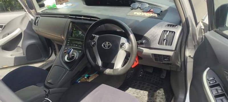 Toyota Prius 2011 7