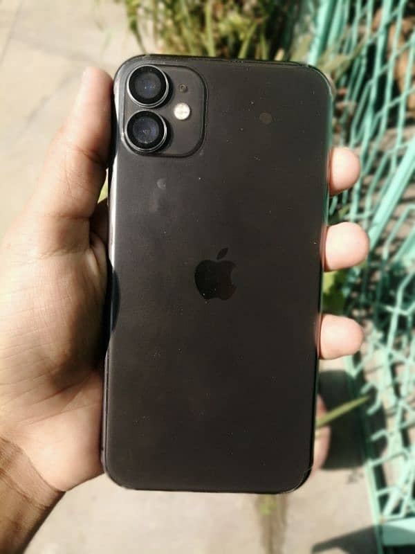 Apple Iphone 11 JV Non PTA 64 GB 4