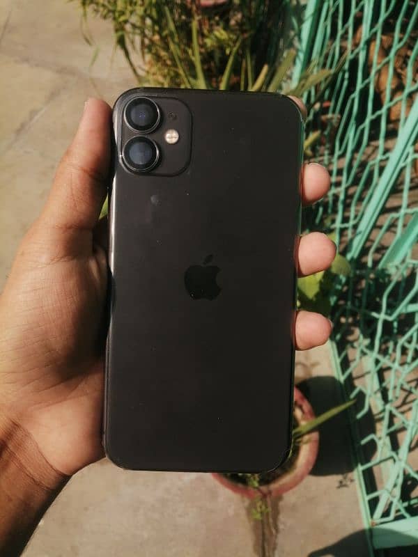 Apple Iphone 11 JV Non PTA 64 GB 5