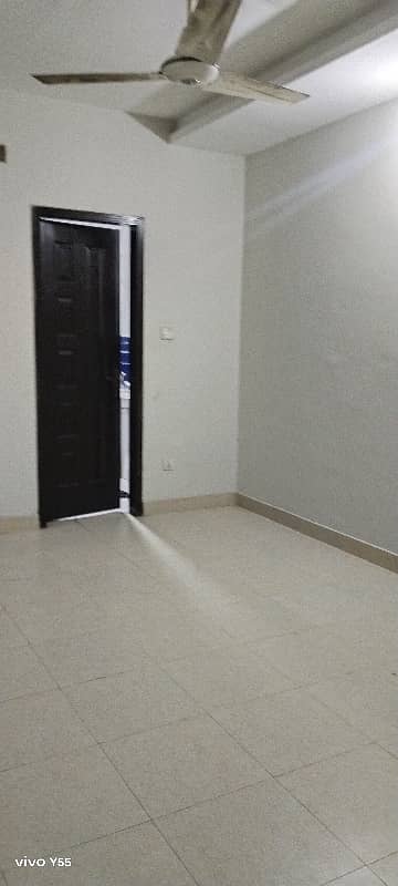 Beautiful Flat Is Available For Rent 5