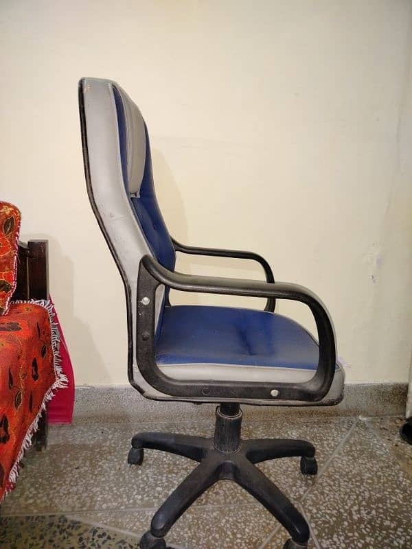 Office Boss Chair 2