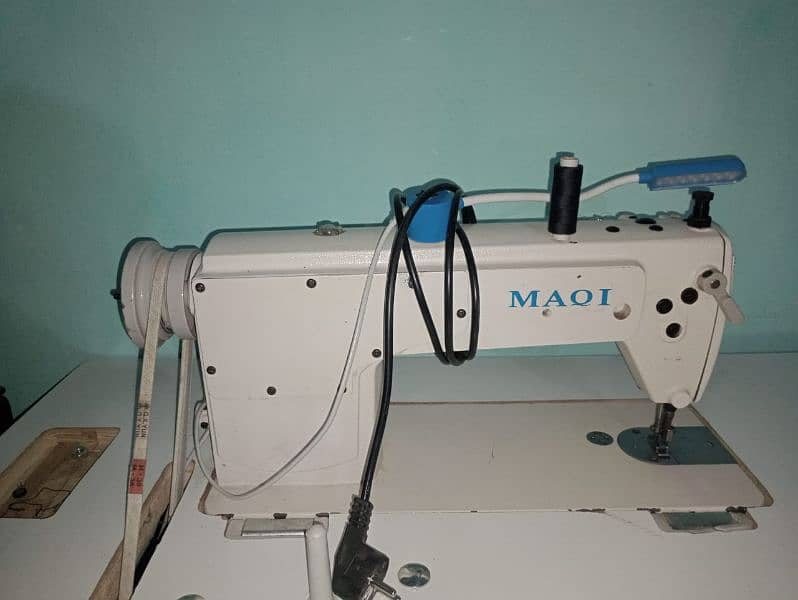 maqi silai machine new condition servo motor stand light 1