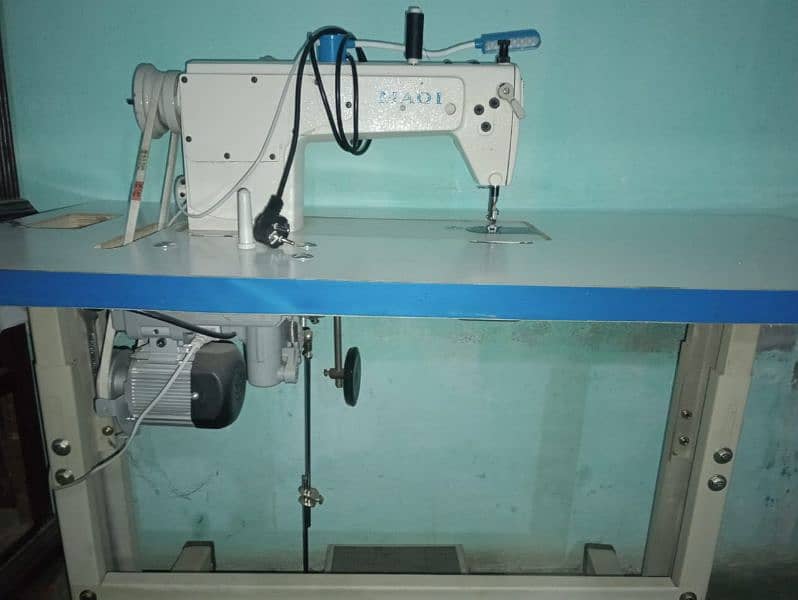 maqi silai machine new condition servo motor stand light 2