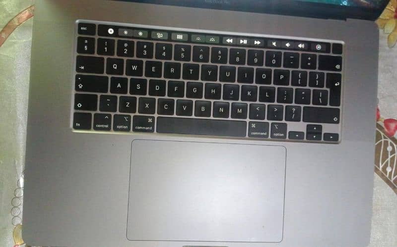 MacBook Pro 2019 i7 512GB 7