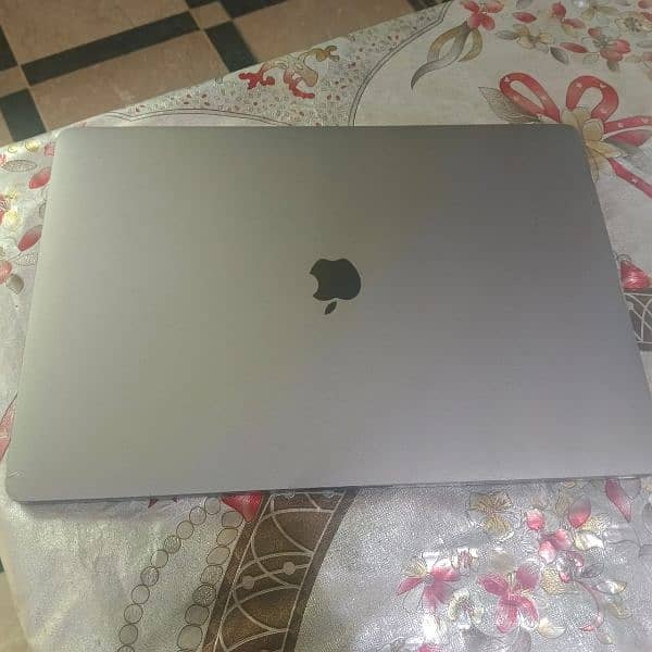 MacBook Pro 2019 i7 512GB 5