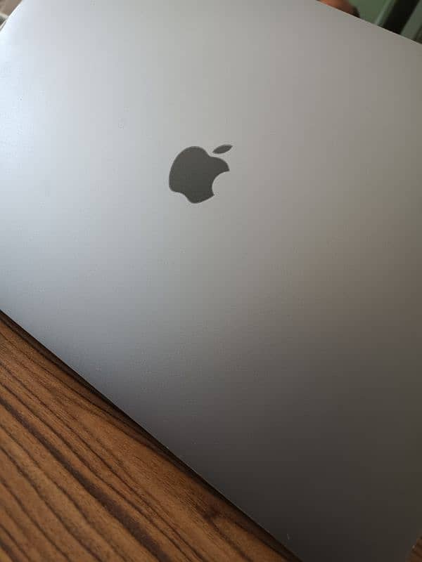 MacBook Pro 2019 i7 512GB 8