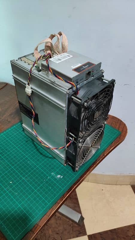 Asic miner Bitmain AntMiner Z11 2