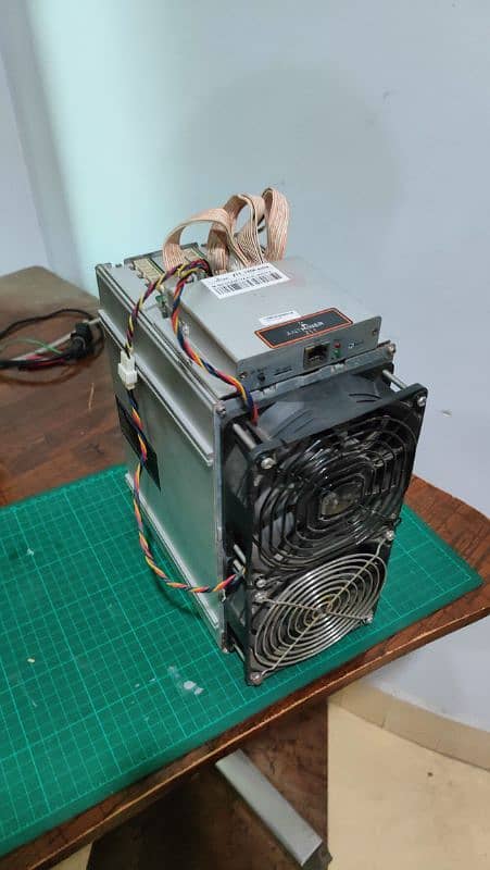 Asic miner Bitmain AntMiner Z11 3