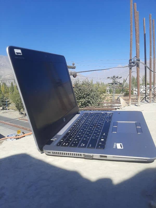 Hp Elitebook  Amd 8th generation 8gb ram and 128ssd 2