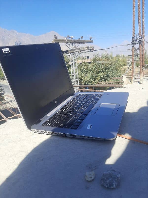 Hp Elitebook  Amd 8th generation 8gb ram and 128ssd 6