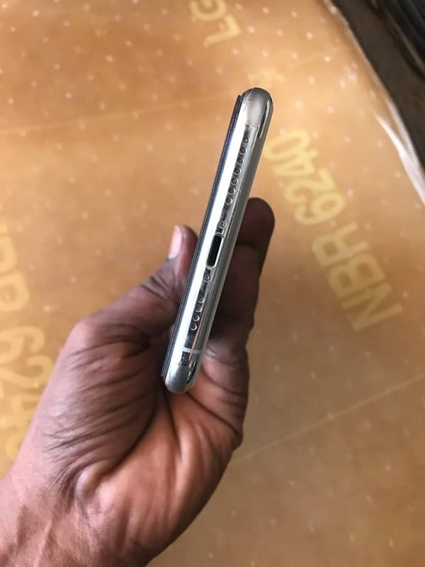 iPhone 11 Pro Max 256GB 4