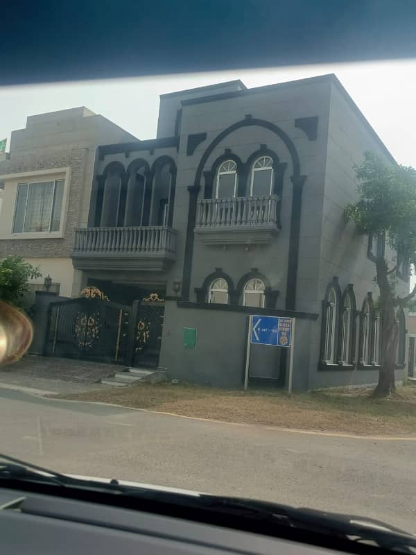 Bahriya nasheman 5 Marla most beautiful house available for sale prime location near tooo park and masjid. . 2