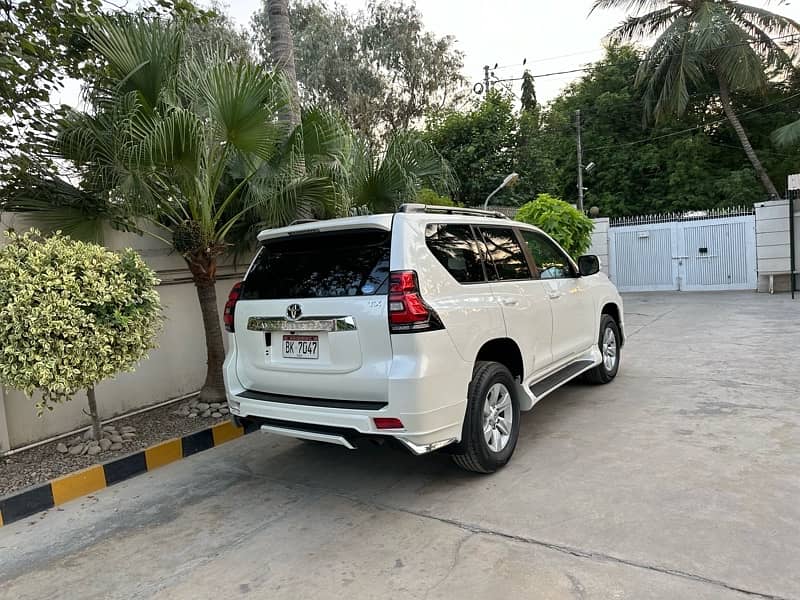 Toyota Land Cruiser Prado 2018 reg 2022 Tx Sunroof 5A Grade 39000km 3