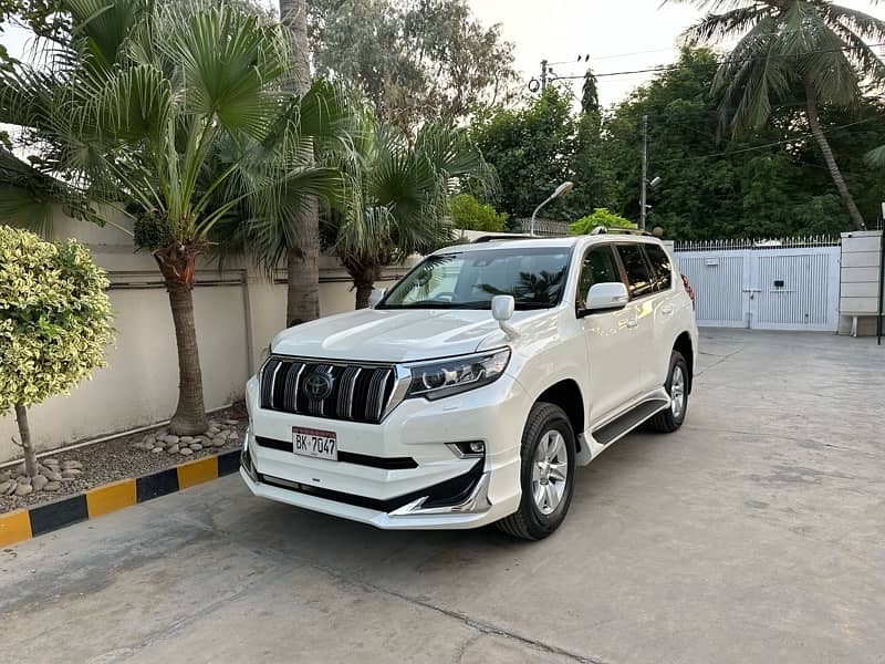 Toyota Land Cruiser Prado 2018 reg 2022 Tx Sunroof 5A Grade 39000km 4