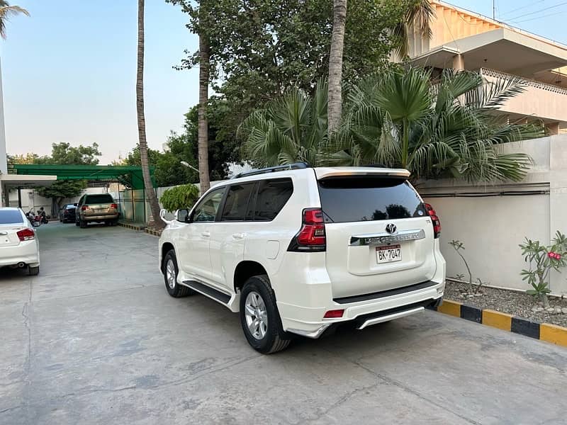 Toyota Land Cruiser Prado 2018 reg 2022 Tx Sunroof 5A Grade 39000km 7