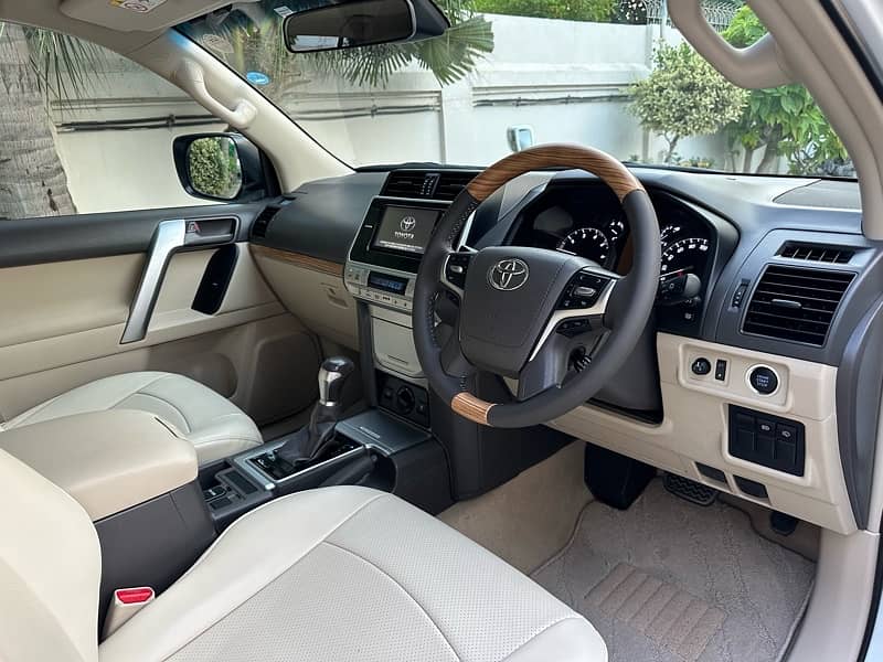 Toyota Land Cruiser Prado 2018 reg 2022 Tx Sunroof 5A Grade 39000km 13