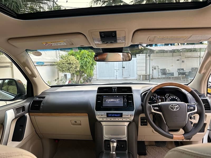 Toyota Land Cruiser Prado 2018 reg 2022 Tx Sunroof 5A Grade 39000km 14