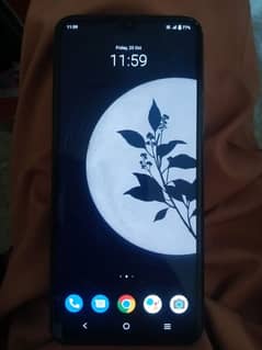 Vivo V21e 8/128 gb back little crack