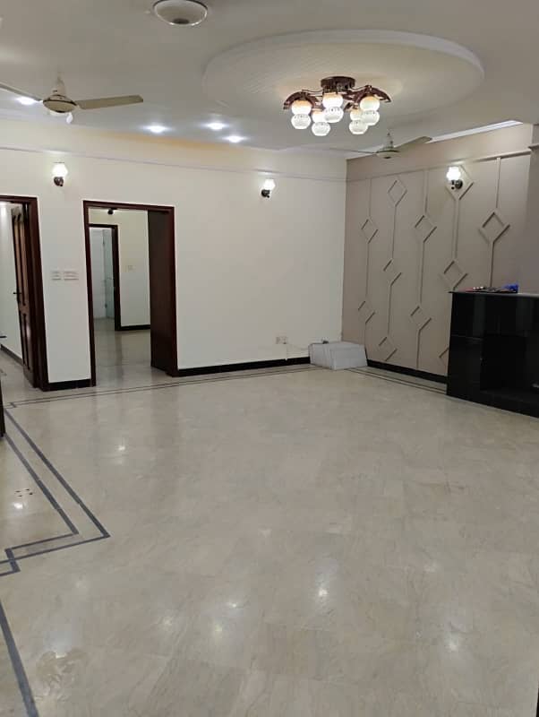 1 kanal lower portion for rent in punjab university society brand new 3 bed for family very good location 4