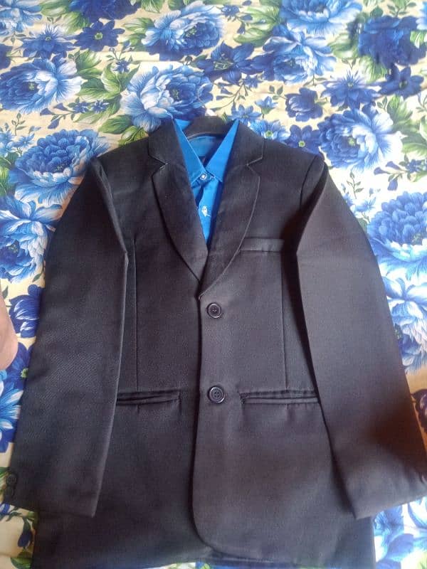 I am selling 3 piece suit 3