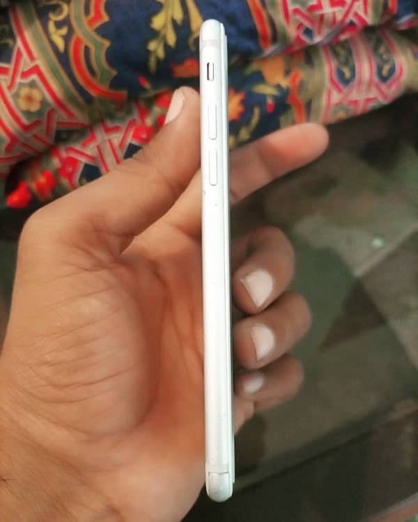 iPhone 7 pta proved 128 gb 4