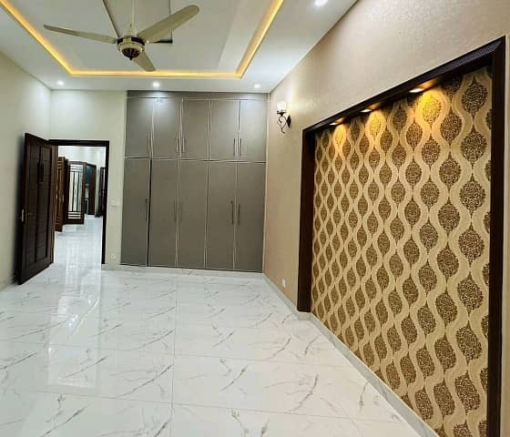 Lower Portion For rent In Allama Iqbal Town 3