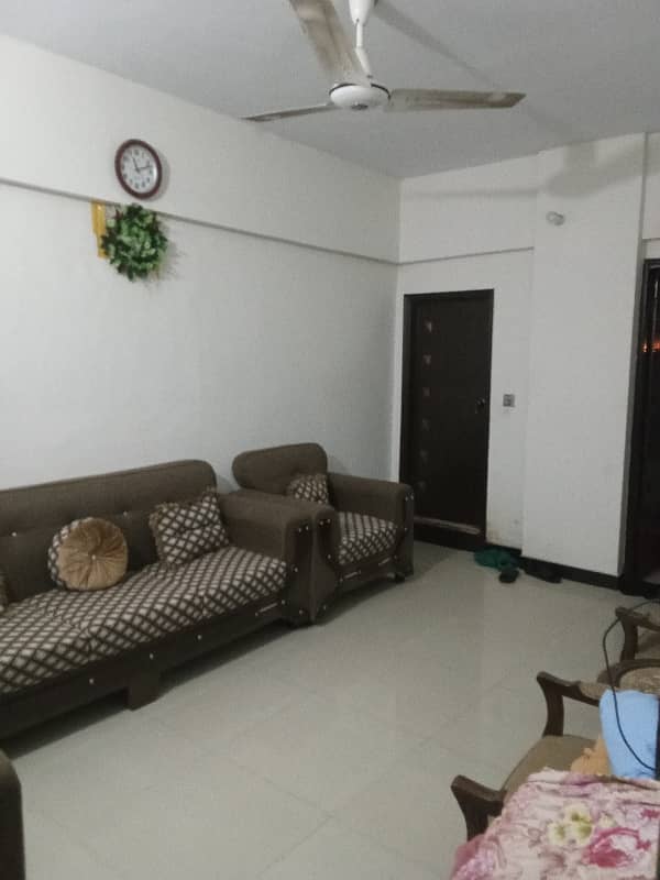 1400 SQUARE FEET FIRST FLOOR FLAT 3 BED DD LONG VIP LOCATION 2