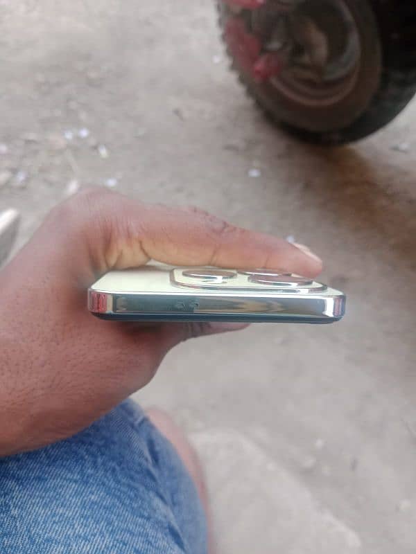 Infinix hot 40 ,8+8 256 gb 7