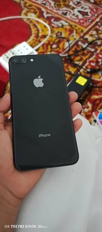 IPhone 8 Plus 3