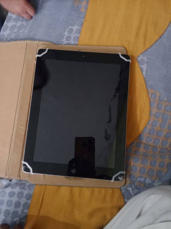 ipad 13gb. MC705P/A 1