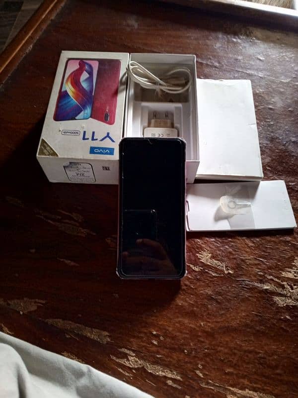 vivo y11 good condition full accessories full box charger and mobile 8