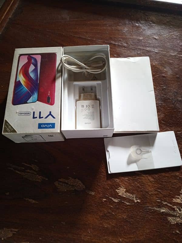 vivo y11 good condition full accessories full box charger and mobile 9