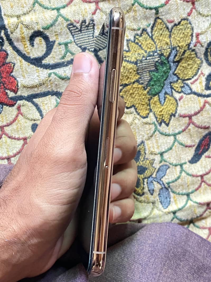 IPhone 11 Pro Pta Approved. 6