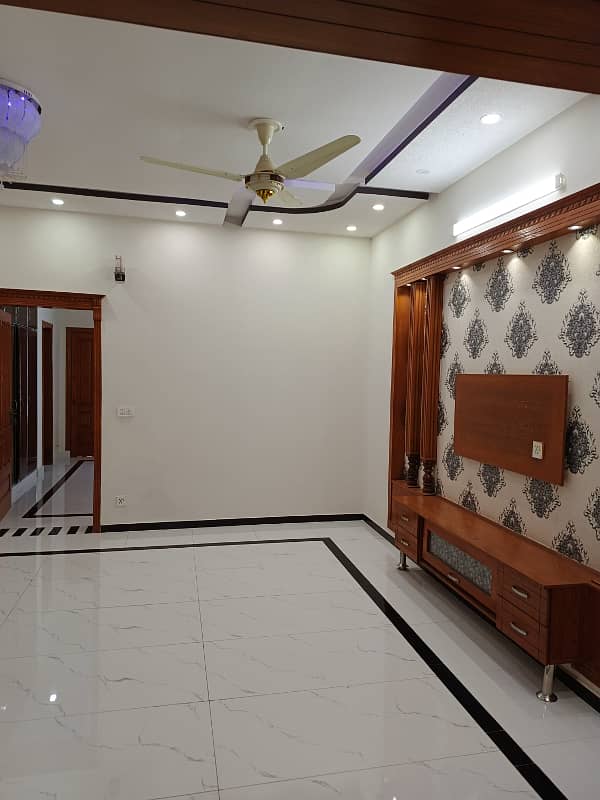 14 Marla Full House For Rent In G-13 islambad 3