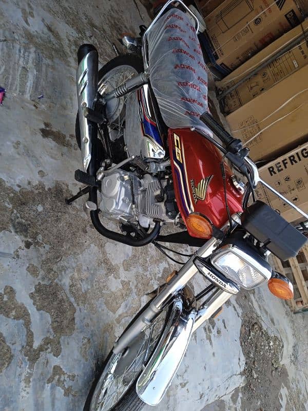 Honda 125 Special Silver Edition 2024 Totally Bike Genuine and New 2