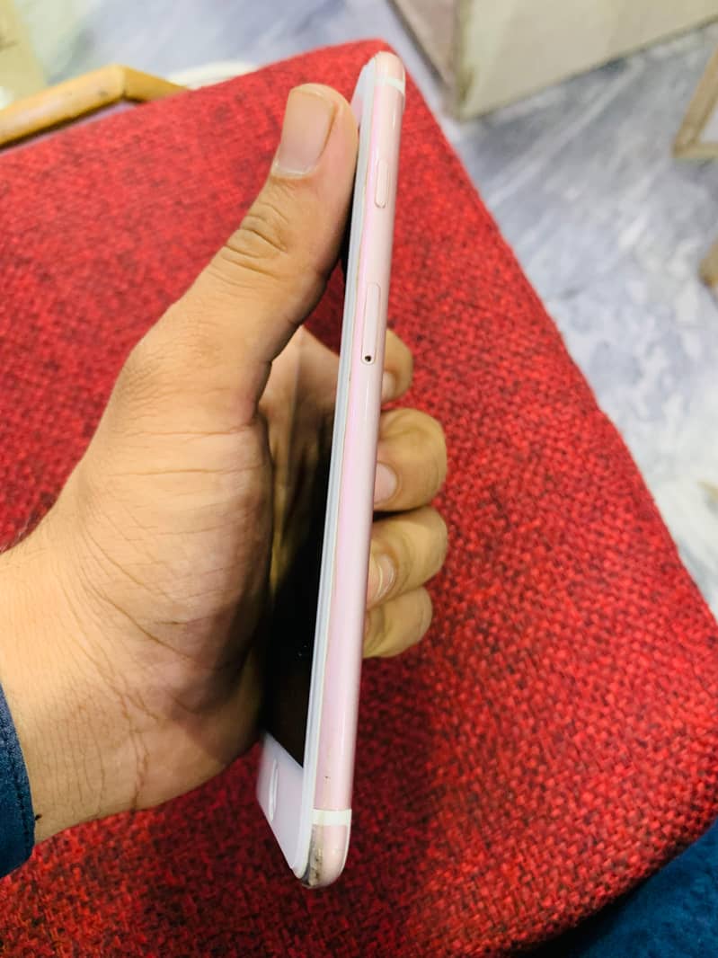 iphone 7plus 128gb pta approved 4