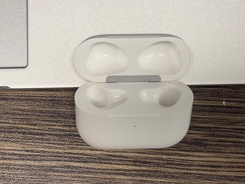 Apple airpods 6