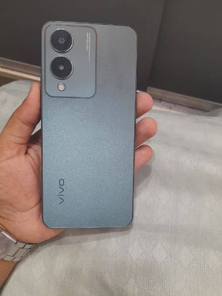 Vivo y17s 6 128 with orginal box and charger 2